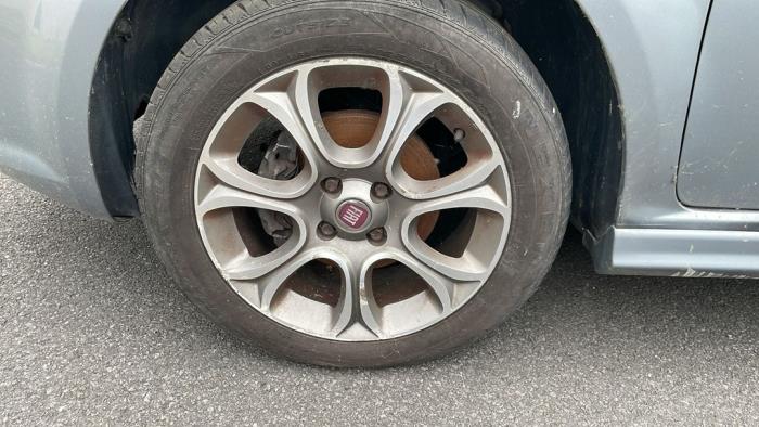 Fiat Punto Evo 1.4 Skrotfordon (2012, LICHT BLAUW)