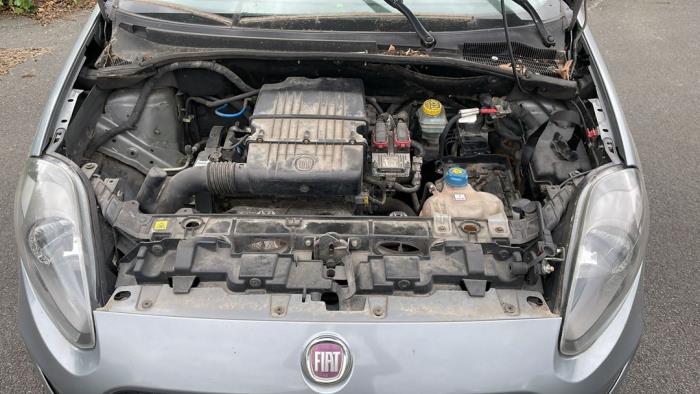 Fiat Punto Evo 1.4 Skrotfordon (2012, LICHT BLAUW)