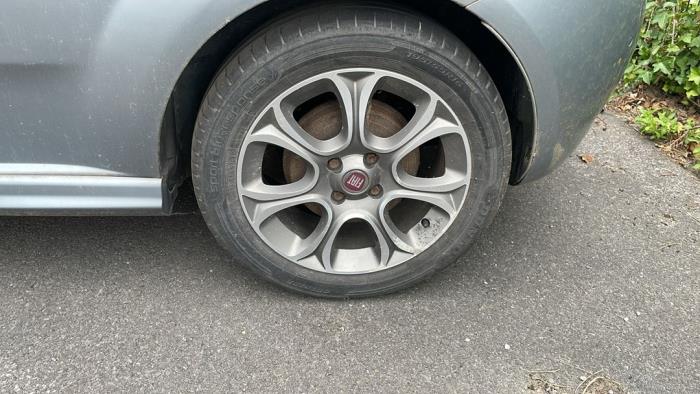 Fiat Punto Evo 1.4 Skrotfordon (2012, LICHT BLAUW)