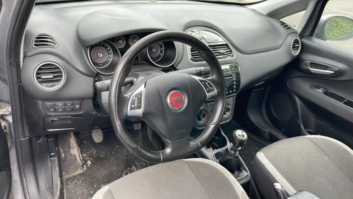 Fiat Punto Evo 1.4 Skrotfordon (2012, LICHT BLAUW)