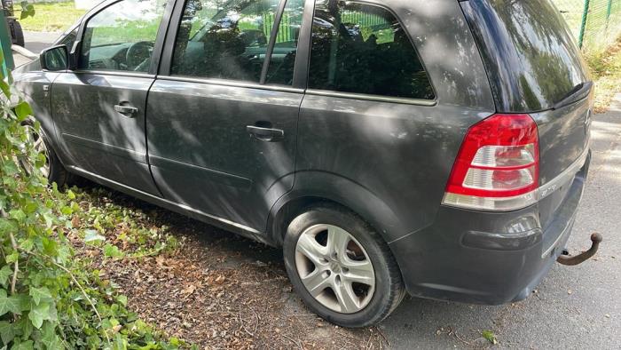 Opel Zafira 1.7 CDTi 16V Skrotfordon (2010, GRIJS)