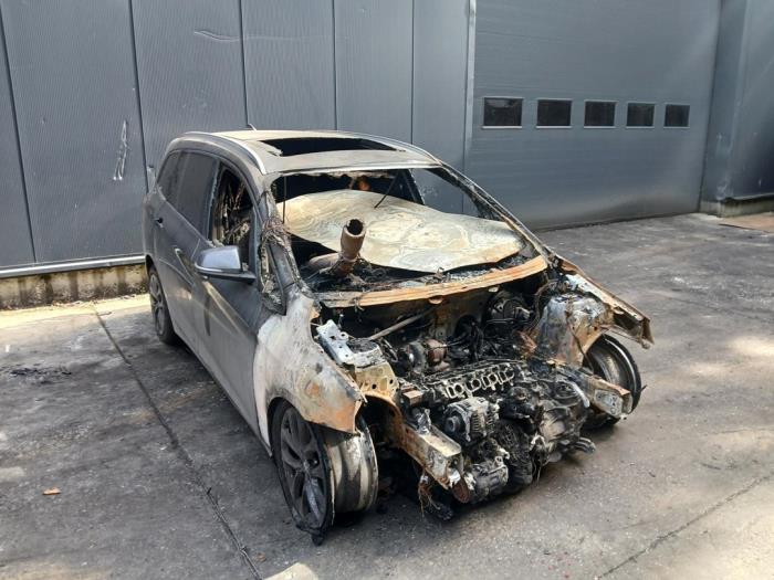 BMW 2 serie Gran Tourer 218d 2.0 TwinPower Turbo 16V Skrotfordon (2018, GRIJS)