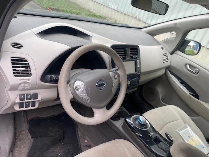 Nissan Leaf Leaf Skrotfordon (2012, ZWART)