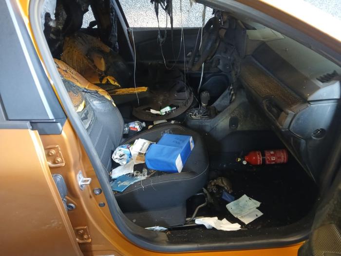 Dacia Sandero III 1.0 TCe 90 12V Skrotfordon (2022, ORANJE)