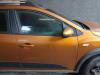 Dacia Sandero III 1.0 TCe 90 12V Skrotfordon (2022, ORANJE)