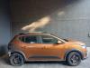 Dacia Sandero III 1.0 TCe 90 12V Skrotfordon (2022, ORANJE)