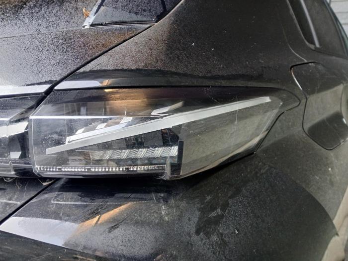 Peugeot 308 1.2 12V PureTech 130 Skrotfordon (2024, ZWART)
