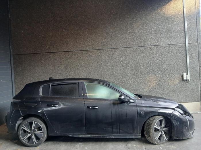 Peugeot 308 1.2 12V PureTech 130 Skrotfordon (2024, ZWART)