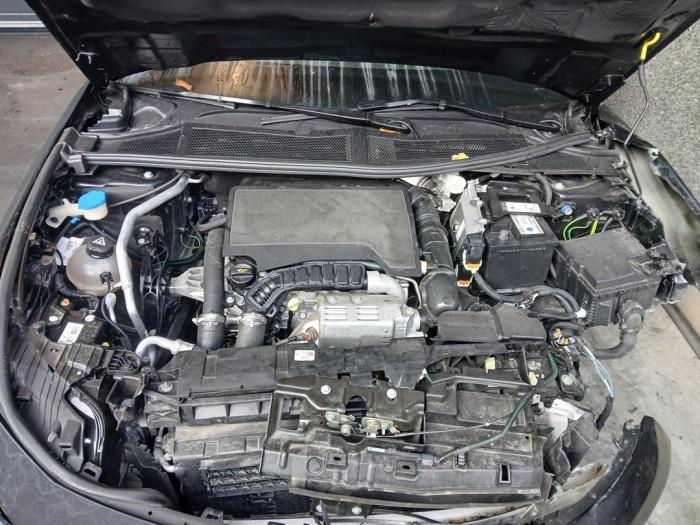 Peugeot 308 1.2 12V PureTech 130 Skrotfordon (2024, ZWART)