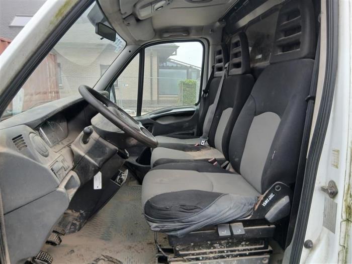 Iveco New Daily IV 35C14V, 35C14V/P, 35S14V, 35S14V/P Samochód złomowany (2011, Bialy)