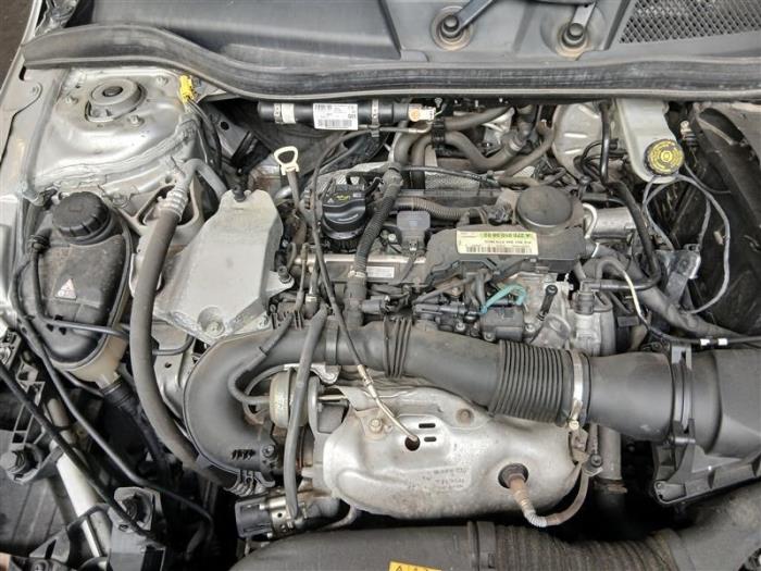Mercedes A 1.6 A-180 16V Samochód złomowany (2017, Srebrny)