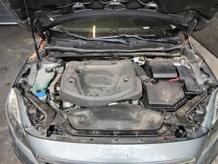 Volvo V40 Cross Country 2.0 D2 16V Vehículo de desguace (2018, Gris)