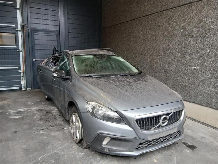 Volvo V40 Cross Country 2.0 D2 16V Vehículo de desguace (2018, Gris)