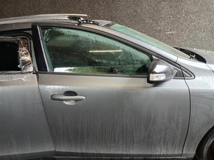 Volvo V40 Cross Country 2.0 D2 16V Vehículo de desguace (2018, Gris)