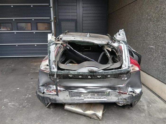 Volvo V40 Cross Country 2.0 D2 16V Vehículo de desguace (2018, Gris)