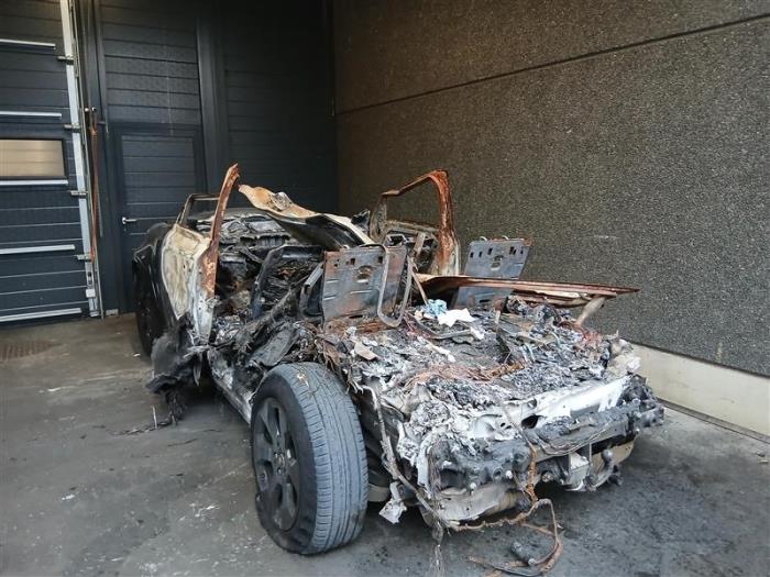 Landrover Defender II 2.0 D240 Salvage vehicle (2020, Black)