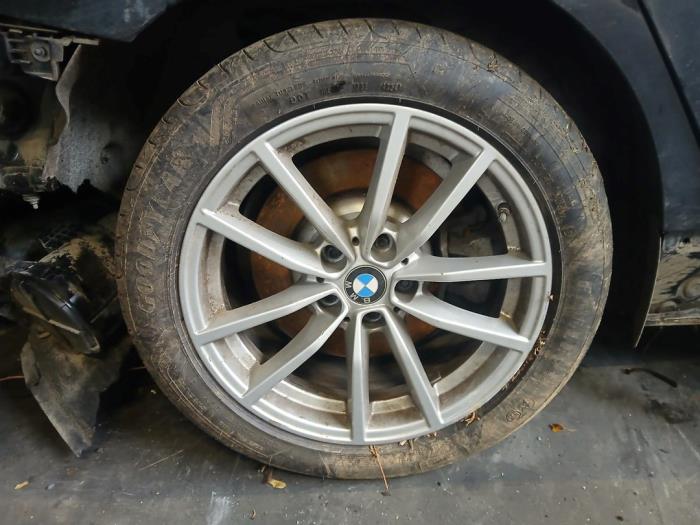 BMW 3 serie Touring 330e 2.0 TwinPower Turbo 16V Salvage vehicle (2020, Black)