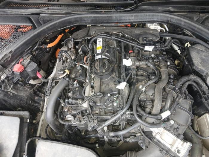 BMW 3 serie Touring 330e 2.0 TwinPower Turbo 16V Salvage vehicle (2020, Black)