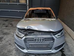Audi A1 Sportback 1.4 TDI Ultra 12V Épave (2015, Argenté)
