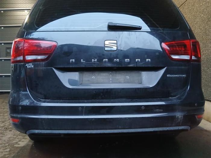 Seat Alhambra 2.0 TDI 16V Samochód złomowany (2018, Czarny)