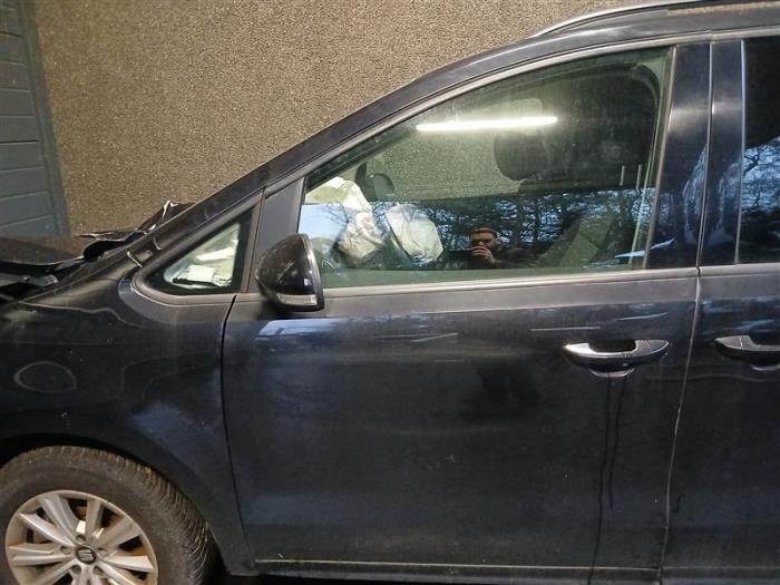 Seat Alhambra 2.0 TDI 16V Samochód złomowany (2018, Czarny)
