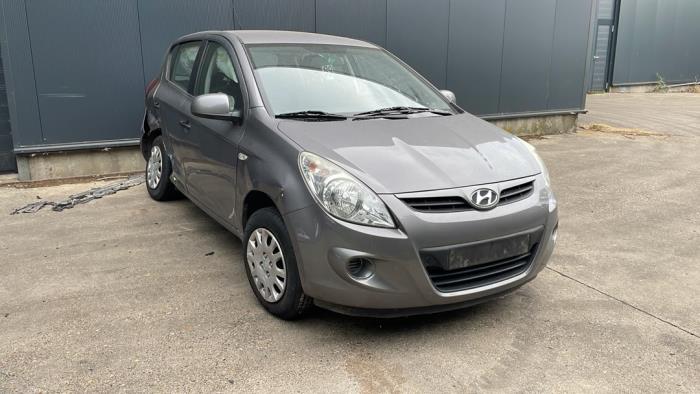 Hyundai I20 from 2012 (Salvage vehicle)