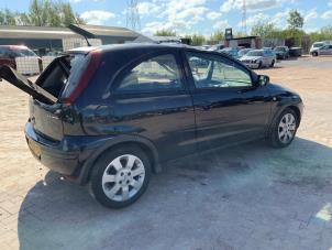 Opel Corsa C 1.4 16V Twin Port Épave (2005, Noir)