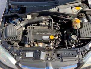 Opel Corsa C 1.4 16V Twin Port Épave (2005, Noir)