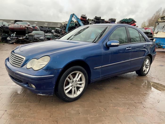 Mercedes C 2.2 C200 CDI 16V Salvage vehicle (2001, Blue)