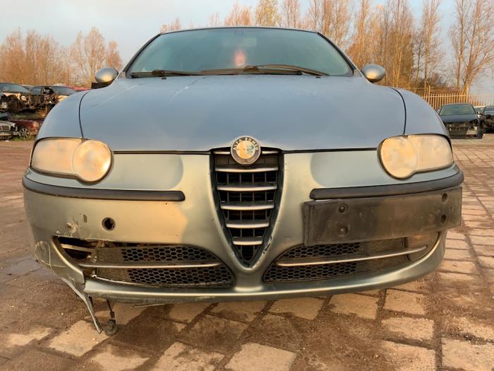 Alfa Romeo 147 1.6 Twin Spark 16V Épave (2002, Bleu)