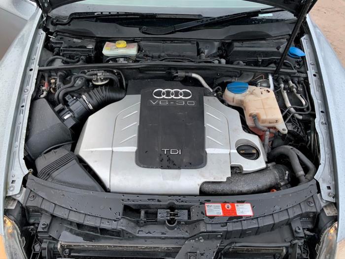 Audi A6 Quattro 3.0 TDI V6 24V Samochód złomowany (2009, Szary)