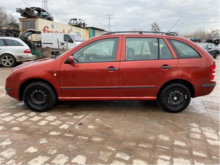 Skoda Fabia 1.4i Schrottauto (2001, Orange)