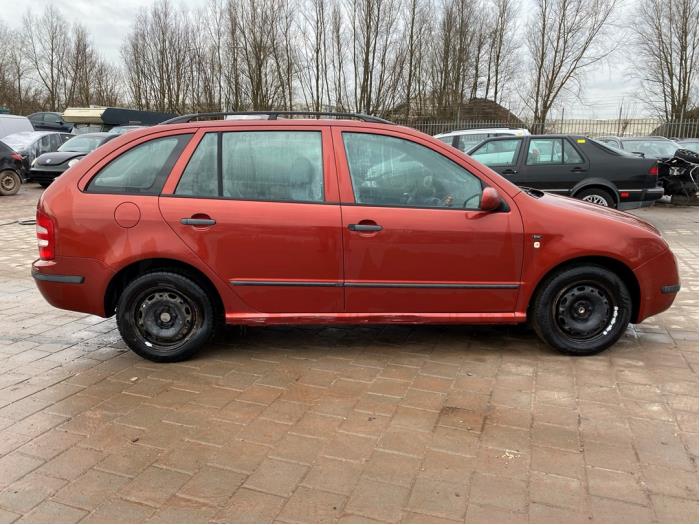 Skoda Fabia 1.4i Schrottauto (2001, Orange)