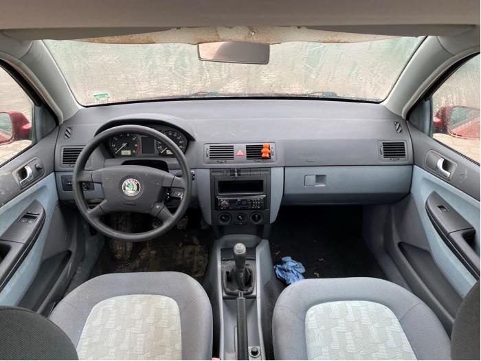 Skoda Fabia 1.4i Schrottauto (2001, Orange)