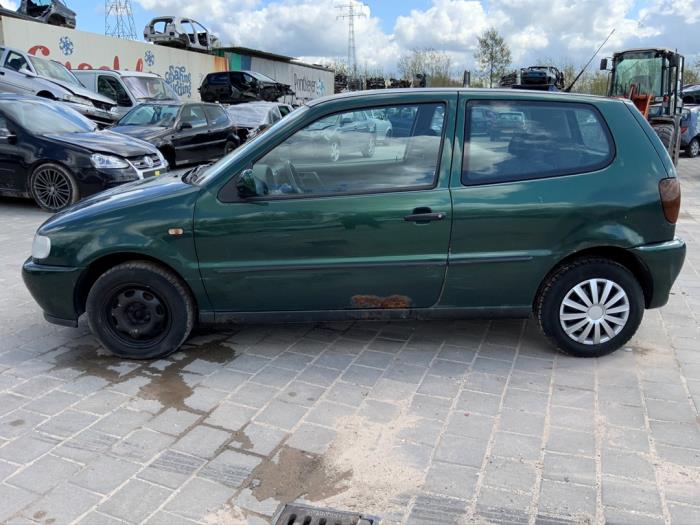 Volkswagen Polo III 1.6i 75 Skrotfordon (1998, GROEN)