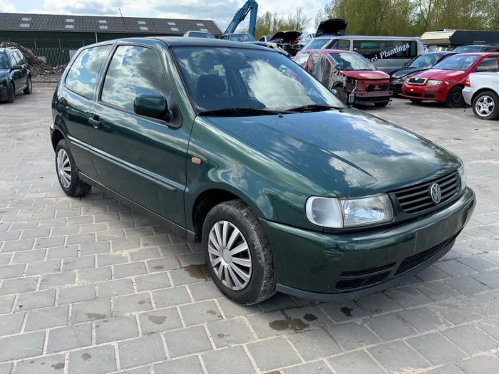 Volkswagen Polo III 1.6i 75 Skrotfordon (1998, GROEN)