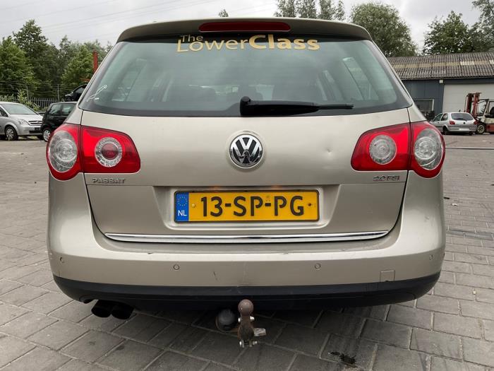 Volkswagen Passat Variant 2.0 TFSI/TSI 16V Samochód złomowany (2006, Bez)