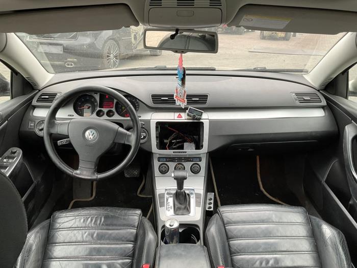 Volkswagen Passat Variant 2.0 TFSI/TSI 16V Samochód złomowany (2006, Bez)