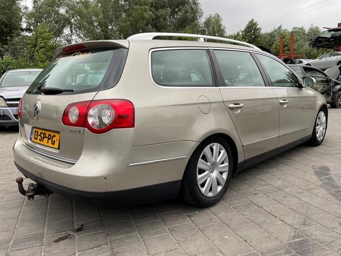 Volkswagen Passat Variant 2.0 TFSI/TSI 16V Samochód złomowany (2006, Bez)