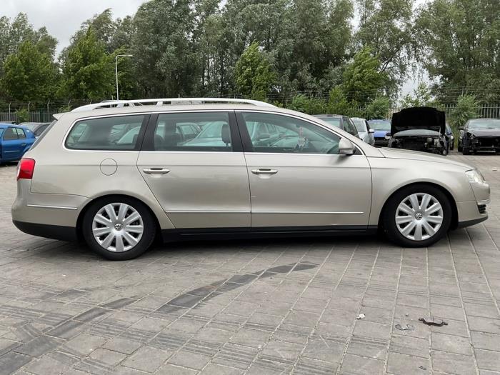 Volkswagen Passat Variant 2.0 TFSI/TSI 16V Samochód złomowany (2006, Bez)