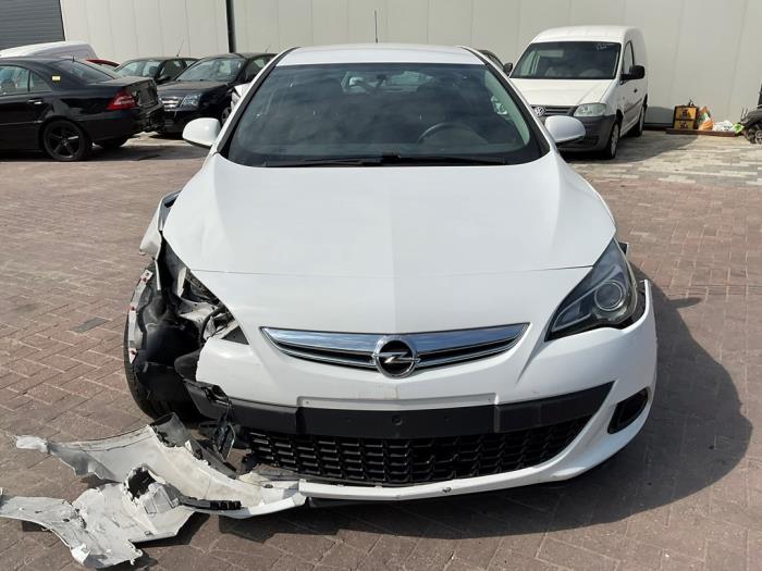 Opel Astra J GTC 1.7 CDTi 16V ecoFLEX 110 Épave (2013, Blanc)