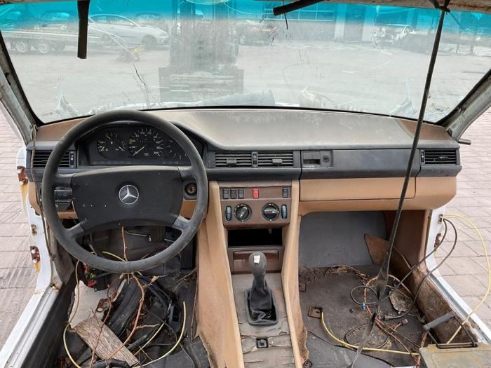 Mercedes E Combi diesel 3.0 300 TD Salvage vehicle (1986)