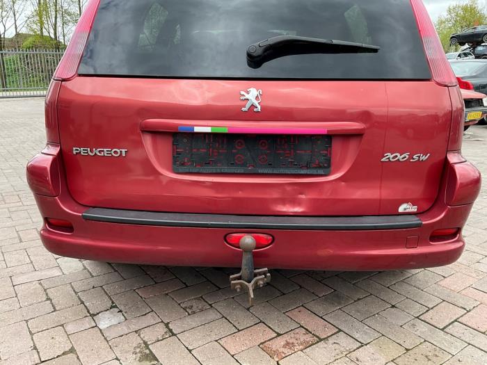 Peugeot 206 SW 1.4 Salvage vehicle (2005, Red)