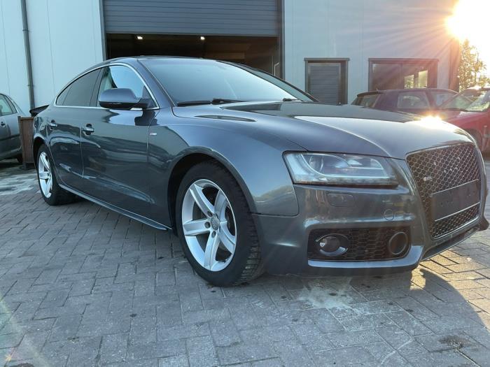 Audi A5 Sportback 2.0 TFSI 16V Schrottauto (2011, Grau)