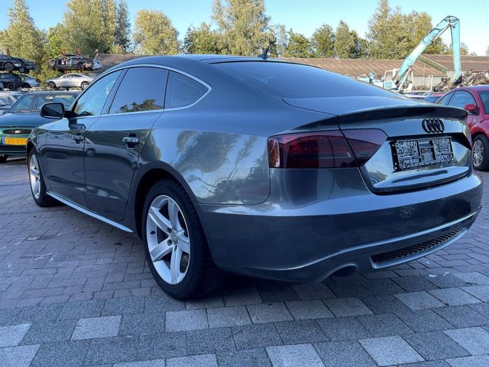 Audi A5 Sportback 2.0 TFSI 16V Schrottauto (2011, Grau)