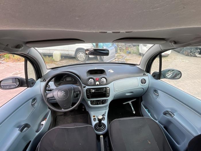 Citroen C3 1.1 Coche dañado (2003, Negro)