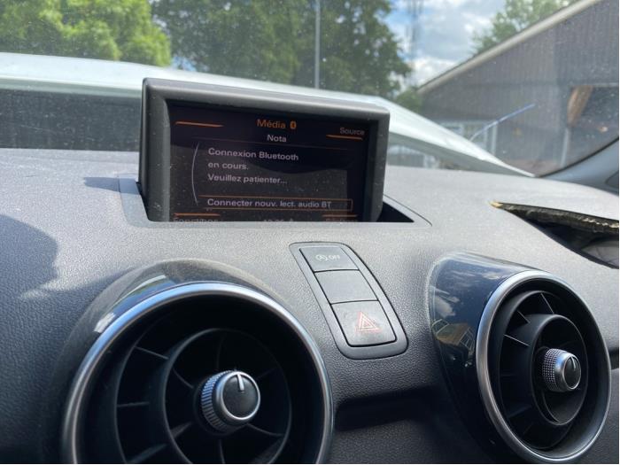 Audi A1 Sportback 1.6 TDI 16V Épave (2013, Blanc)
