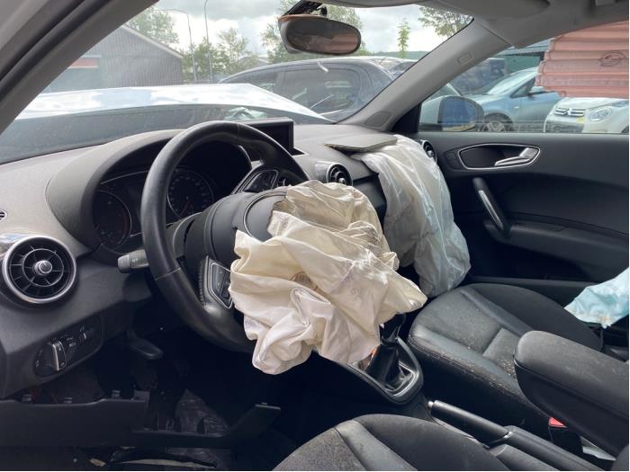 Audi A1 Sportback 1.6 TDI 16V Épave (2013, Blanc)