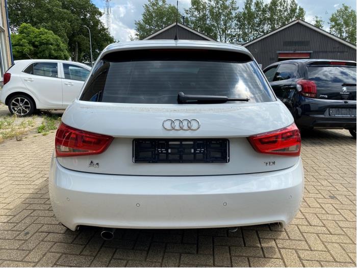 Audi A1 Sportback 1.6 TDI 16V Épave (2013, Blanc)