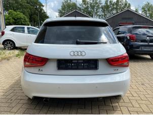 Audi A1 Sportback 1.6 TDI 16V Épave (2013, Blanc)